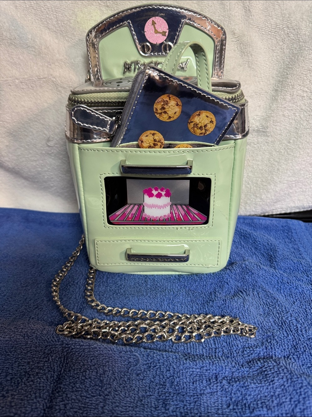 Bake It Like Betsey Johnson Mint Green Oven Novelty Crossbody Bag